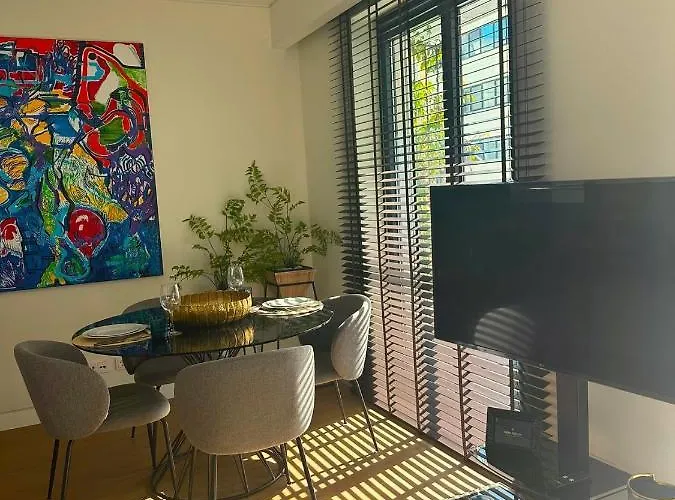 Апартаменты Cozy In Marques De Pombal Лиссабон